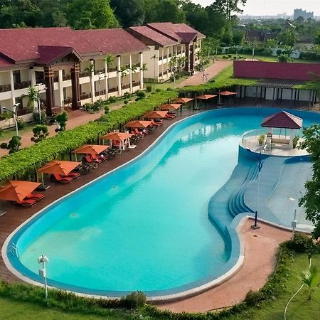 36Manor International Sport Hotel Vientiane Bagian luar foto