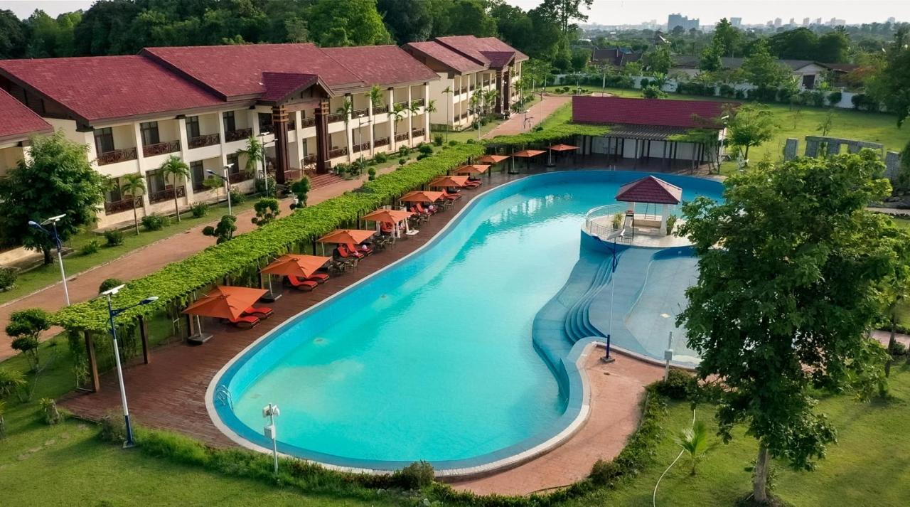 36Manor International Sport Hotel Vientiane Bagian luar foto