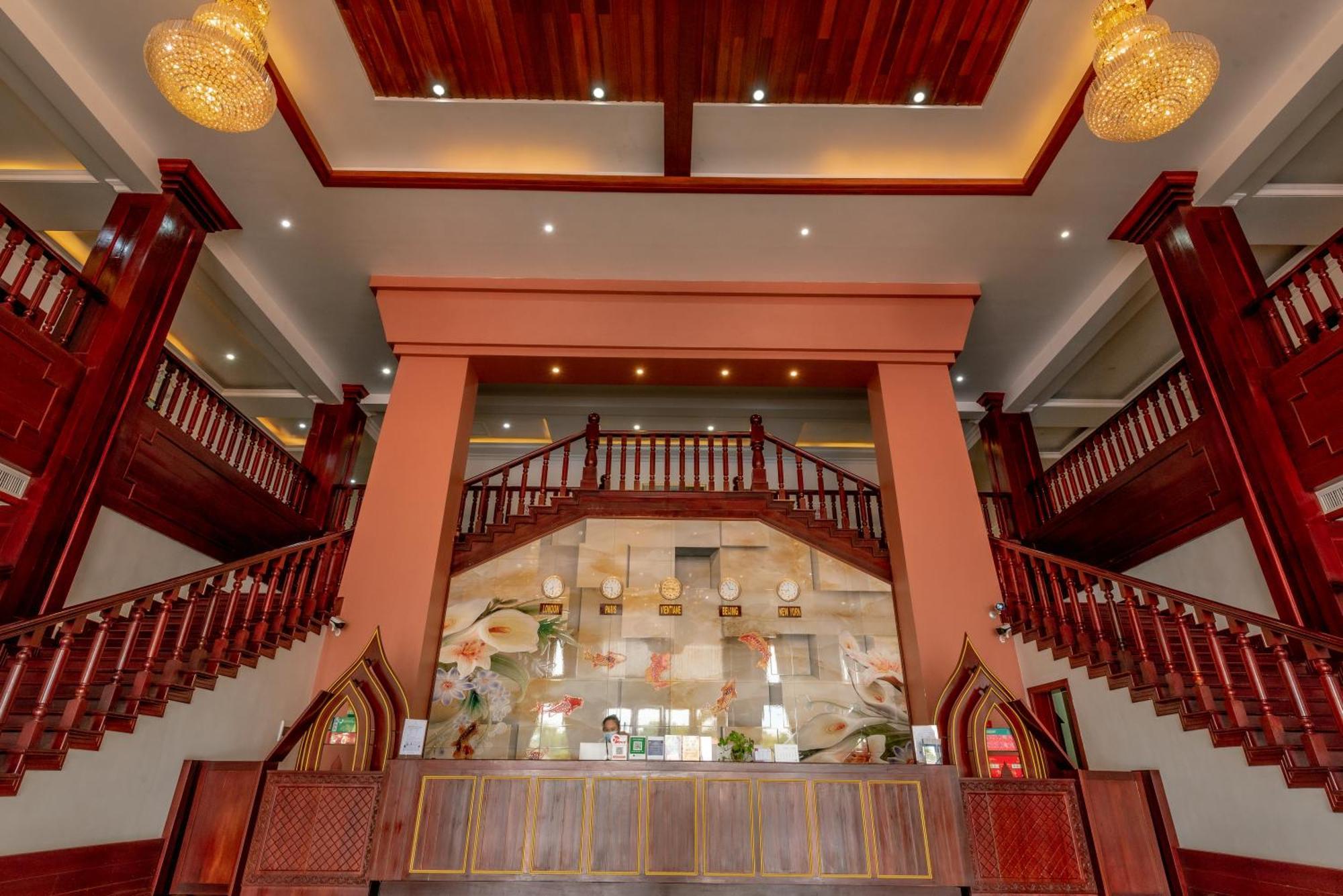 36Manor International Sport Hotel Vientiane Bagian luar foto